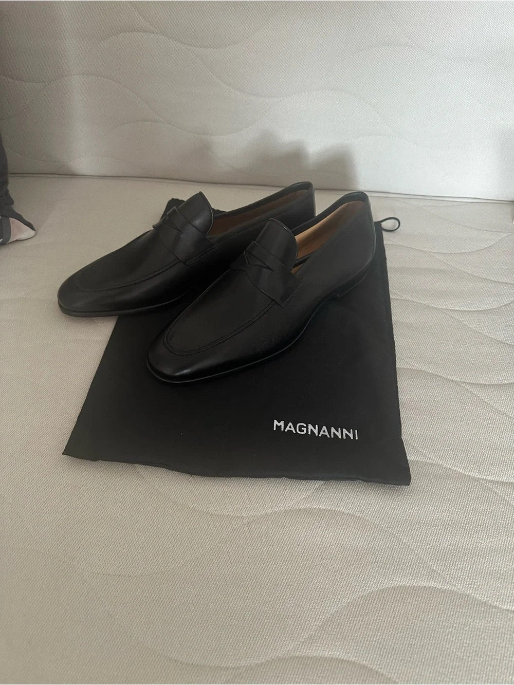 Magnanni Black Leather Penny Slip-On Loafers
